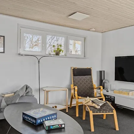 Dom wakacyjny 3 Bedroom Awesome In Brenderup Fyn