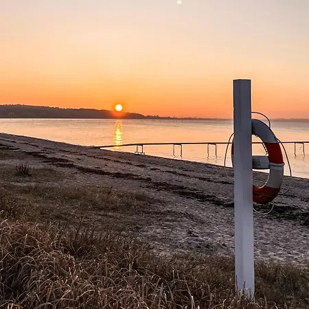 3 Bedroom Awesome In Brenderup Fyn Vedelshave