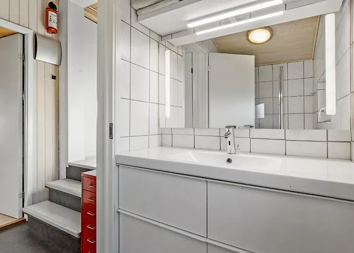 Holiday home 3 Bedroom Awesome In Brenderup Fyn Vedelshave