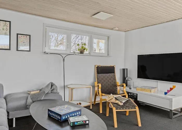 Holiday home 3 Bedroom Awesome In Brenderup Fyn